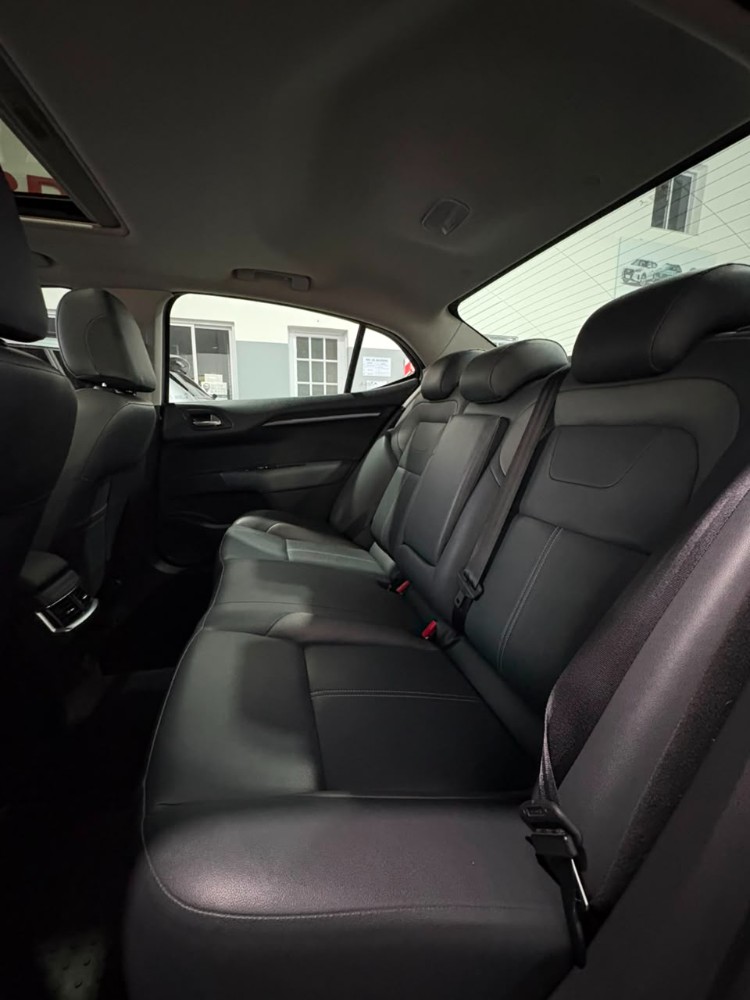 Citroën C4 Lounge SHINE AT6 — foto 6